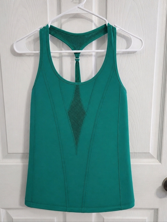 NUX Tops - Nux green large razorback tank top built in sports bra ventilated athleisure